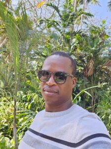 Aron Kapembeza